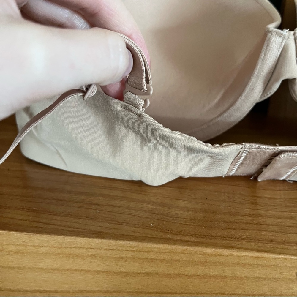 Skims Tan T-Shirt Bra - Picture 4 of 5